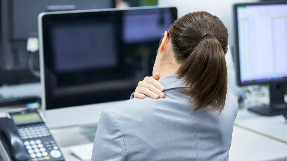 為什麼你的肩頸緊繃總是反覆發作